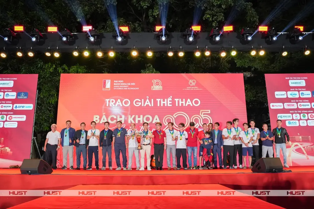 Cùng cộng đồng cựu sinh viên