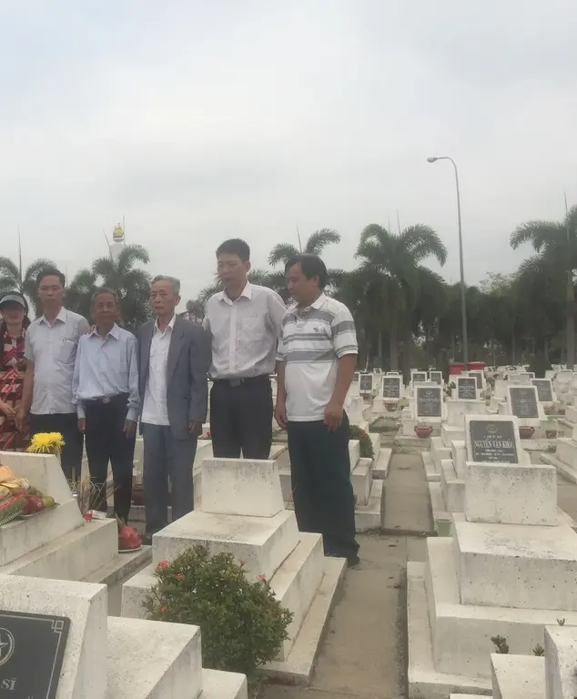 Tri ân các anh hùng liệt sĩ