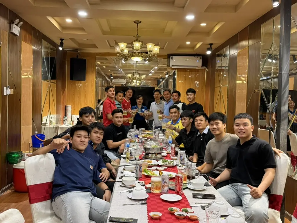 Đông đủ anh em
